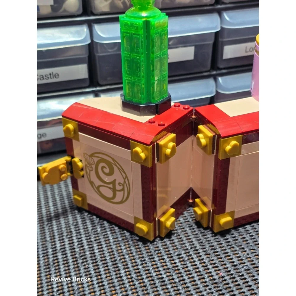 LEGO Wicked: Glinda & Elphaba's Dormitory (75683) 100% Complete With Minifigures